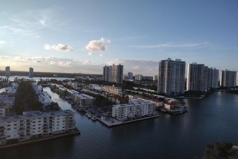 Copropriété à vendre à Sunny Isles Beach, Floride: 2 chambres, 129.69 m2 № 1996955 - photo 10
