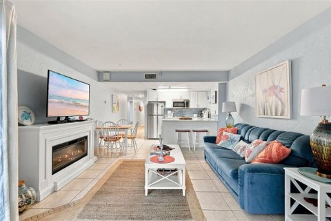 Condo in Daytona Beach Shores, Florida, 1 bedroom  № 2406914 - photo 8