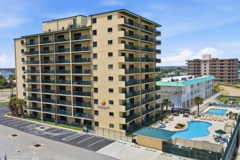 Condo in Daytona Beach Shores, Florida, 1 bedroom  № 2406914 - photo 3