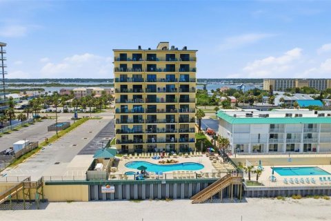 Condo in Daytona Beach Shores, Florida, 1 bedroom  № 2406914 - photo 2