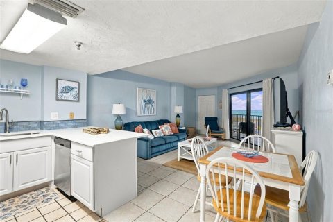 Condo in Daytona Beach Shores, Florida, 1 bedroom  № 2406914 - photo 14