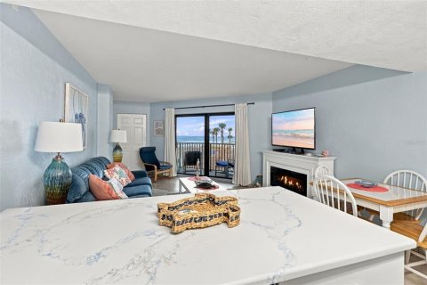 Condo in Daytona Beach Shores, Florida, 1 bedroom  № 2406914 - photo 16