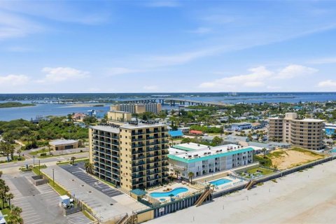 Condo in Daytona Beach Shores, Florida, 1 bedroom  № 2406914 - photo 4