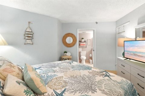 Condo in Daytona Beach Shores, Florida, 1 bedroom  № 2406914 - photo 19