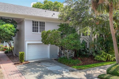 Adosado en alquiler en Tampa, Florida, 3 dormitorios, 166.67 m2 № 1906458 - foto 1