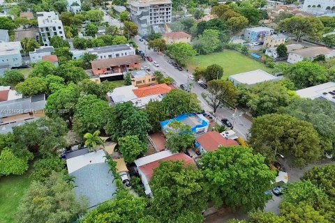 Propiedad comercial en venta en Miami, Florida № 1970438 - foto 18