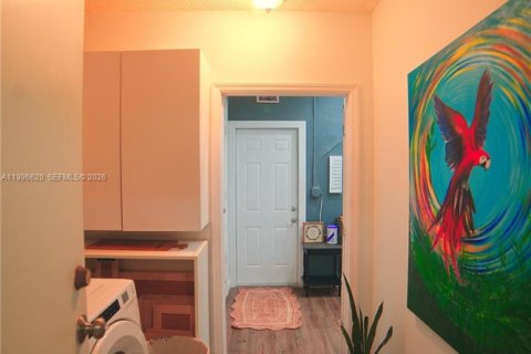 House in Homestead, Florida 4 bedrooms, 186.92 sq.m. № 2058686 - photo 23