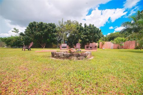 House in Homestead, Florida 4 bedrooms, 186.92 sq.m. № 2058686 - photo 18