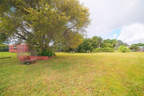 House in Homestead, Florida 4 bedrooms, 186.92 sq.m. № 2058686 - photo 20