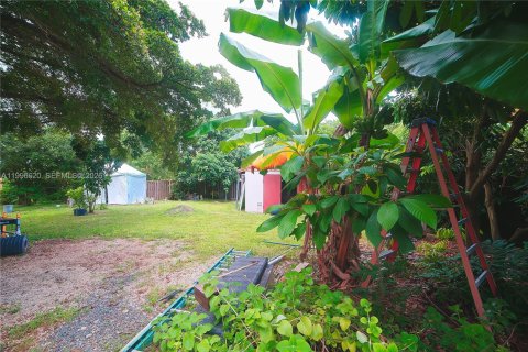 House in Homestead, Florida 4 bedrooms, 186.92 sq.m. № 2058686 - photo 15