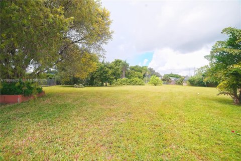 House in Homestead, Florida 4 bedrooms, 186.92 sq.m. № 2058686 - photo 19