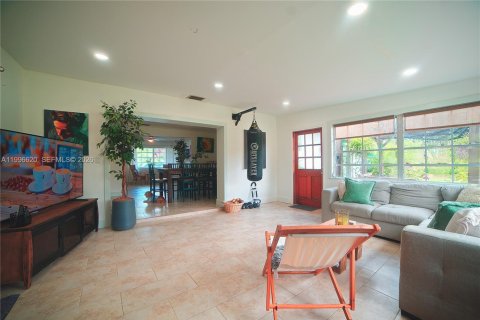 House in Homestead, Florida 4 bedrooms, 186.92 sq.m. № 2058686 - photo 12