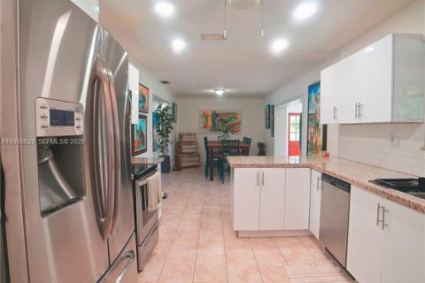 House in Homestead, Florida 4 bedrooms, 186.92 sq.m. № 2058686 - photo 25