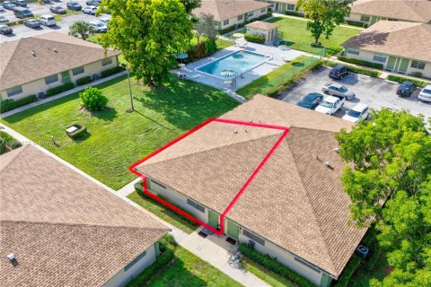 Condominio en venta en Coral Springs, Florida, 2 dormitorios, 73.39 m2 № 1890700 - foto 2