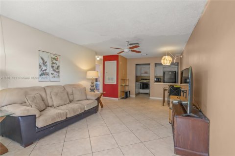 Condominio en venta en Coral Springs, Florida, 2 dormitorios, 73.39 m2 № 1890700 - foto 7