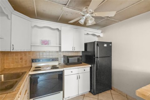 Condominio en venta en Coral Springs, Florida, 2 dormitorios, 73.39 m2 № 1890700 - foto 11