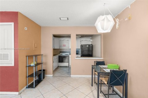Condominio en venta en Coral Springs, Florida, 2 dormitorios, 73.39 m2 № 1890700 - foto 9