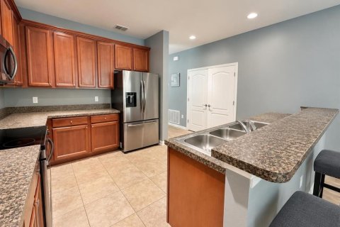 House in Orlando, Florida 3 bedrooms, 160.16 sq.m. № 2355113 - photo 2