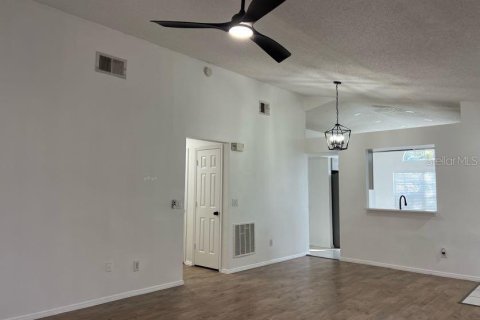 Villa ou maison à louer à Orlando, Floride: 3 chambres, 130.16 m2 № 2416417 - photo 5