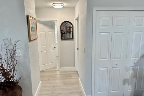 Casa en venta en Delray Beach, Florida, 4 dormitorios, 217.67 m2 № 1965551 - foto 24