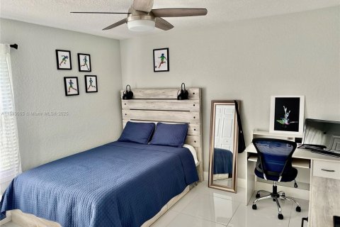 Casa en venta en Delray Beach, Florida, 4 dormitorios, 217.67 m2 № 1965551 - foto 25