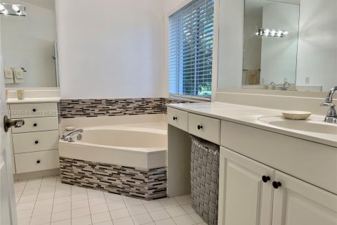 Casa en venta en Delray Beach, Florida, 4 dormitorios, 217.67 m2 № 1965551 - foto 19