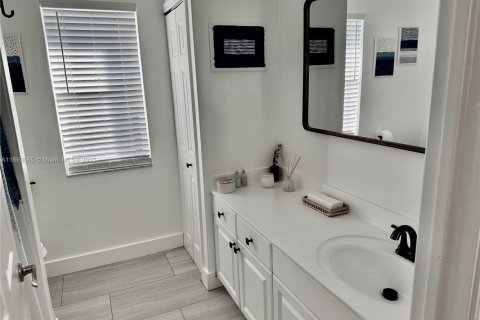 Casa en venta en Delray Beach, Florida, 4 dormitorios, 217.67 m2 № 1965551 - foto 26