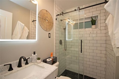 Casa en alquiler en Saint Petersburg, Florida, 4 dormitorios, 136.01 m2 № 1759468 - foto 18