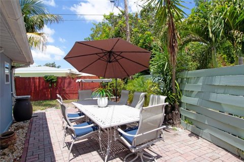 Casa en alquiler en Saint Petersburg, Florida, 4 dormitorios, 136.01 m2 № 1759468 - foto 27