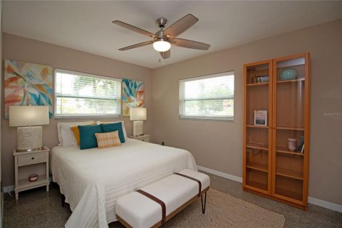 Casa en alquiler en Saint Petersburg, Florida, 4 dormitorios, 136.01 m2 № 1759468 - foto 21
