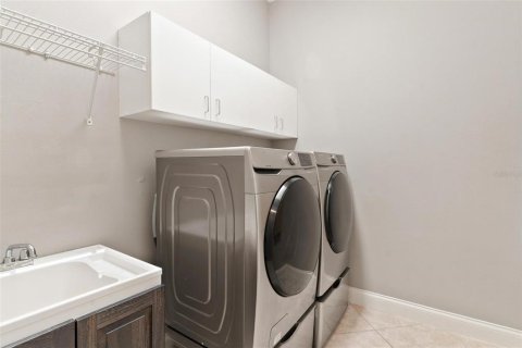 Casa en venta en Lady Lake, Florida, 3 dormitorios, 250.65 m2 № 2219251 - foto 28