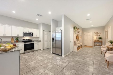 Townhouse in Sarasota, Florida 3 bedrooms, 199.09 sq.m. № 2427597 - photo 3