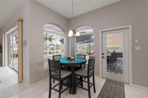 House in Punta Gorda, Florida 3 bedrooms, 239.87 sq.m. № 2196676 - photo 17