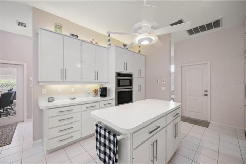 House in Punta Gorda, Florida 3 bedrooms, 239.87 sq.m. № 2196676 - photo 23