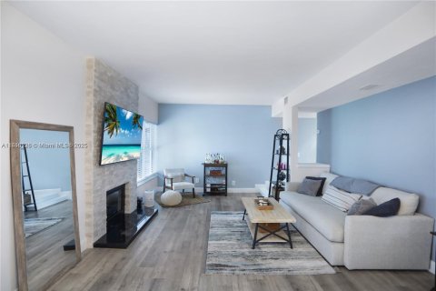 Condominio en venta en Fort Lauderdale, Florida, 2 dormitorios, 112.23 m2 № 1731083 - foto 3