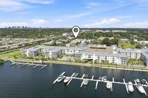 Adosado en venta en Tampa, Florida, 3 dormitorios, 184.69 m2 № 2304426 - foto 14