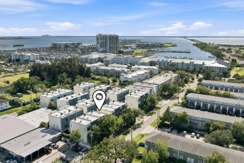 Adosado en venta en Tampa, Florida, 3 dormitorios, 184.69 m2 № 2304426 - foto 24