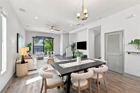 Adosado en venta en Tampa, Florida, 3 dormitorios, 184.69 m2 № 2304426 - foto 4