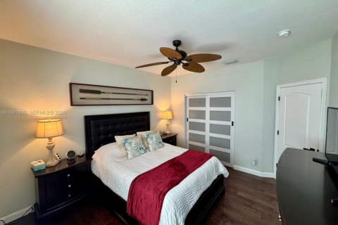 Casa en venta en Miramar, Florida, 5 dormitorios, 344.3 m2 № 2079388 - foto 28