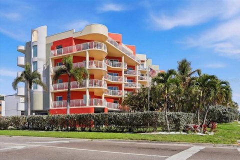 Condo in Treasure Island, Florida, 1 bedroom  № 2205969