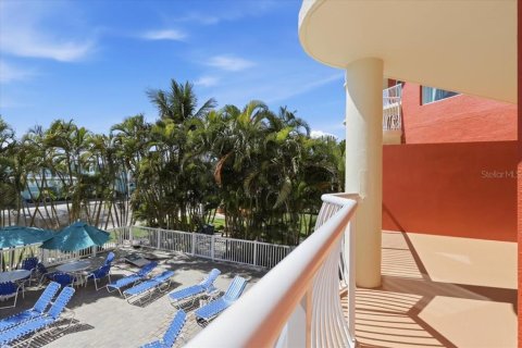 Condominio en venta en Treasure Island, Florida, 1 dormitorio, 73.39 m2 № 2205969 - foto 4