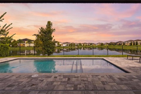 House in Orlando, Florida 6 bedrooms, 404.96 sq.m. № 2391567 - photo 4