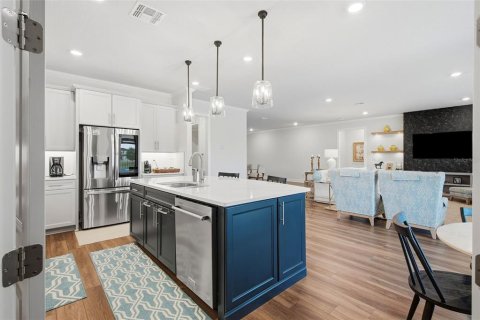 House in Orlando, Florida 6 bedrooms, 404.96 sq.m. № 2391567 - photo 16