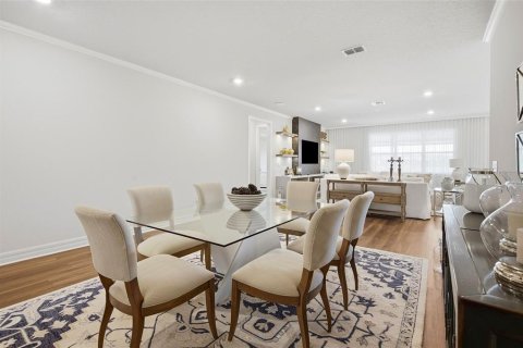 House in Orlando, Florida 6 bedrooms, 404.96 sq.m. № 2391567 - photo 17