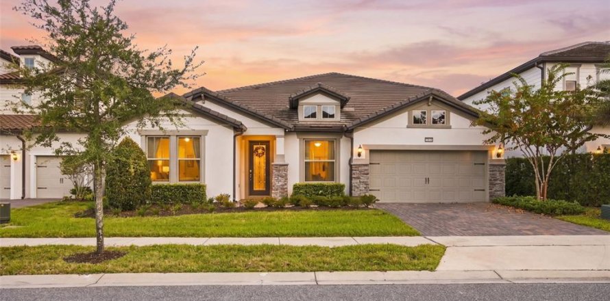 House in Orlando, Florida 6 bedrooms, 404.96 sq.m. № 2391567