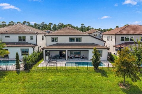 House in Orlando, Florida 6 bedrooms, 404.96 sq.m. № 2391567 - photo 6