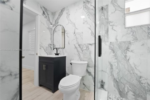 House in Miami, Florida 2 bedrooms, 160.91 sq.m. № 1955113 - photo 7