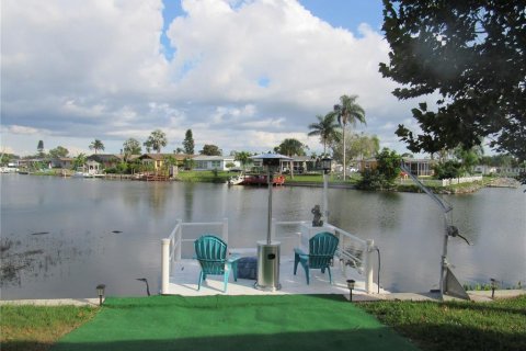 House in Holiday, Florida 3 bedrooms, 145.3 sq.m. № 1898814 - photo 19