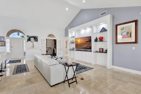 House in West Palm Beach, Florida 3 bedrooms, 210.98 sq.m. № 2084719 - photo 16