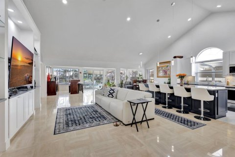 House in West Palm Beach, Florida 3 bedrooms, 210.98 sq.m. № 2084719 - photo 15